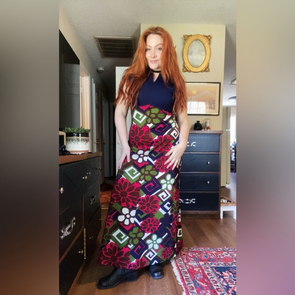 Vintage 60s/70s Groovy Floral Maxi Long Dress: Boho/Empire Waist/Cottage/Retro - Picture 7 of 9